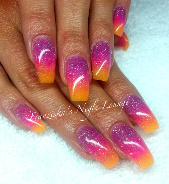 Loose Glitter Gradient Nails