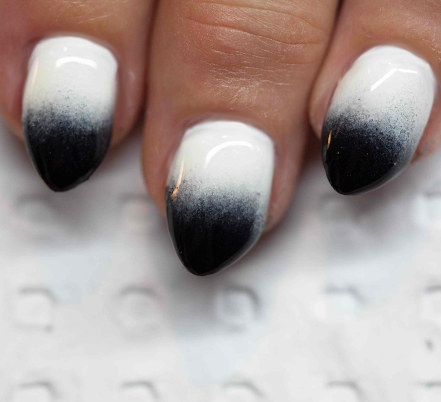 Nail Art Tutorial The Sponge Technique Nailpro