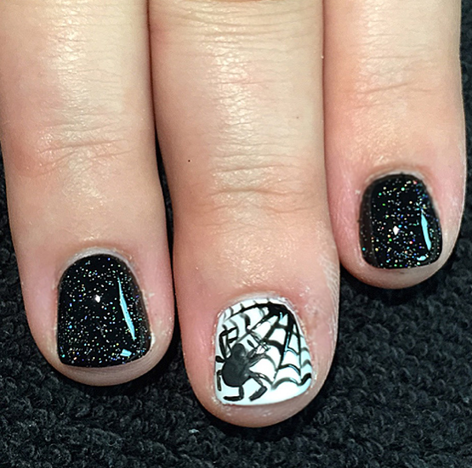 Holly Goes Lightly: Spooky Spiderweb Nails