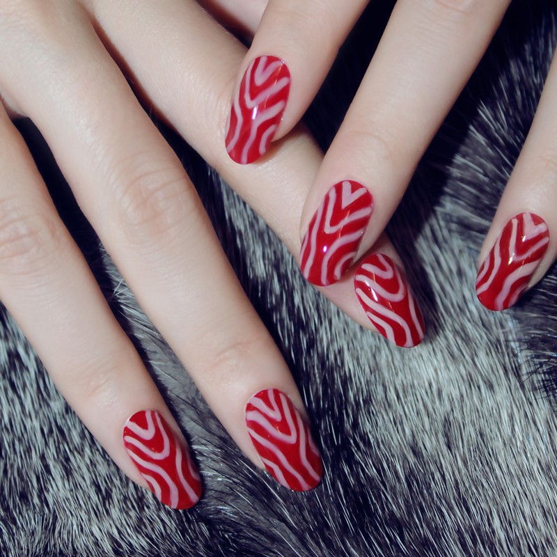 35 Stunning Swirl Nail Designs for a Next Level Mani