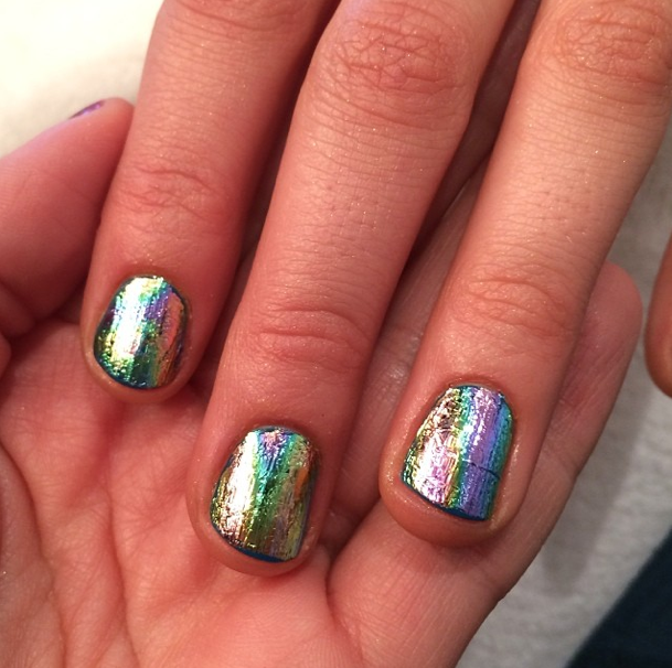 Kaley Cuoco Sweeting S Foil Cosmo Cover Nails Nailpro