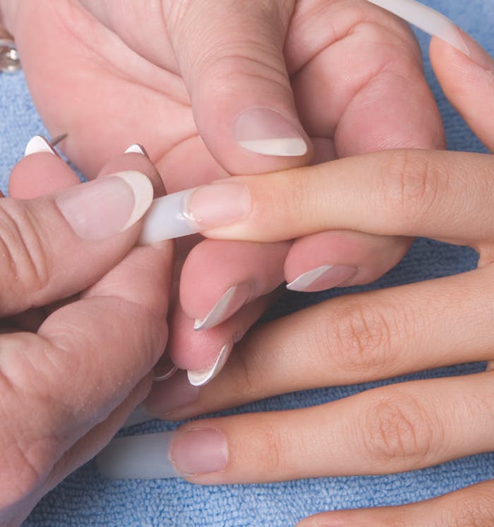 op gang brengen Gehakt Vermindering How To Size and Apply Nail Tips | Nailpro