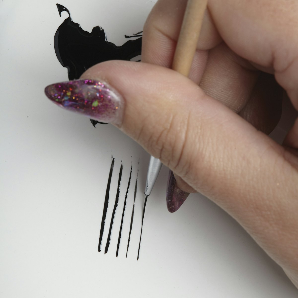 How to use nail art liner brushes, Line Practice