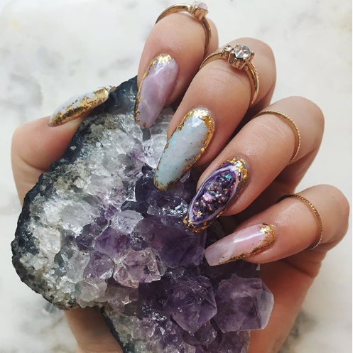 Learn How To Pose Your Nails For A Perfect Nailfie