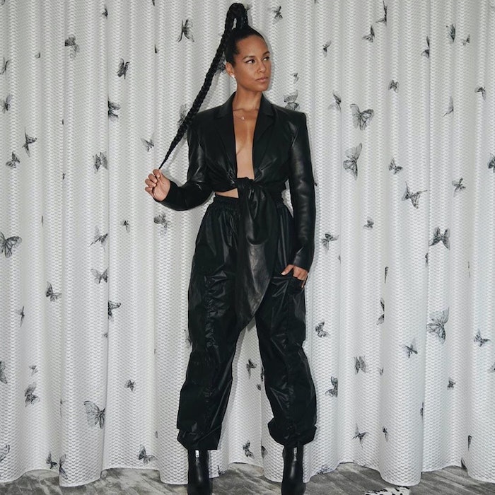 Alicia Keys Wore Neon French Tips at the Latin Grammy Awards | Nailpro