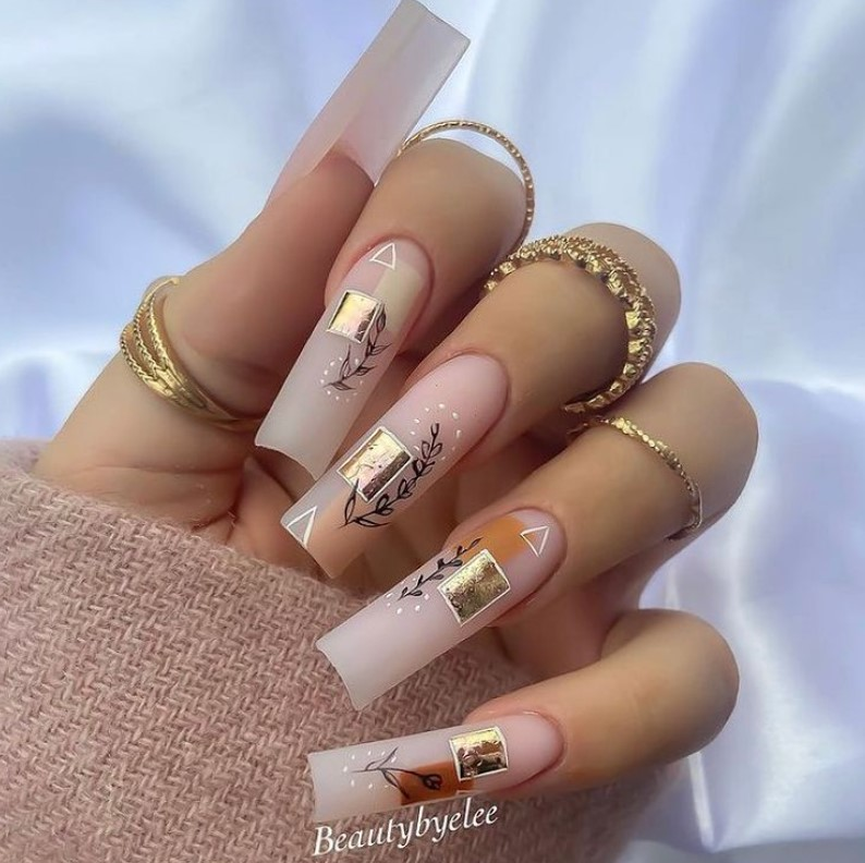 15 Fall Nail Design ideas to make your nails look Marvellous like a MUA