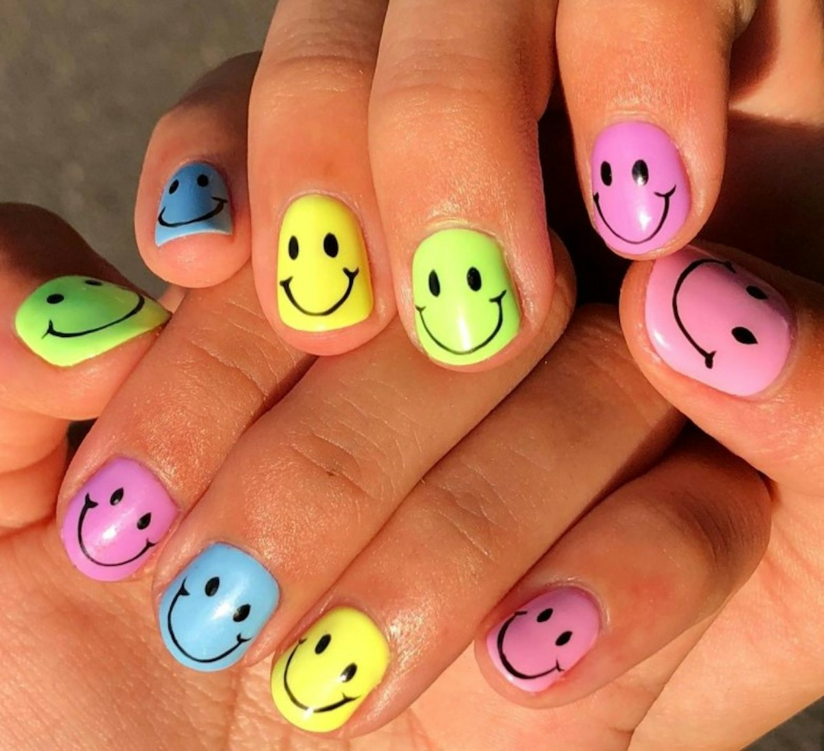 awesome happy face nails