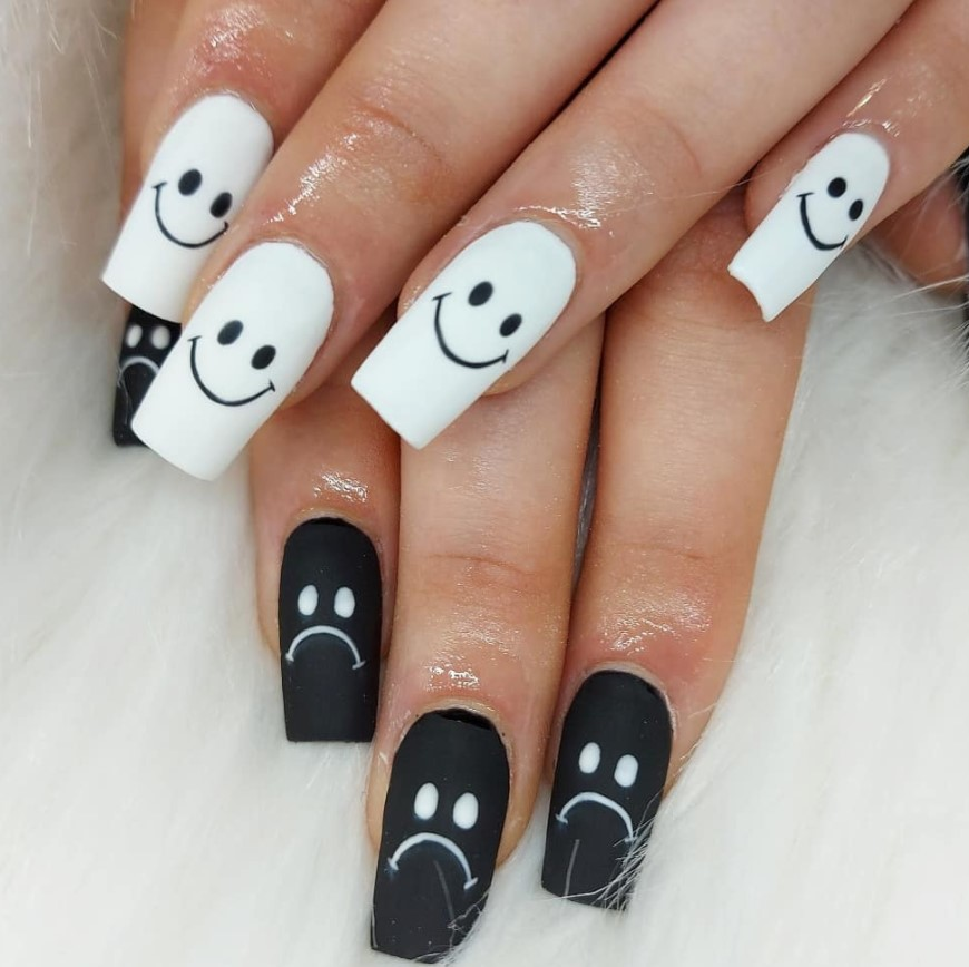 Featured image of post Black And White Smiley Face Nails - Express your emotions and communicate with your friends with the most popular black and white emoji.