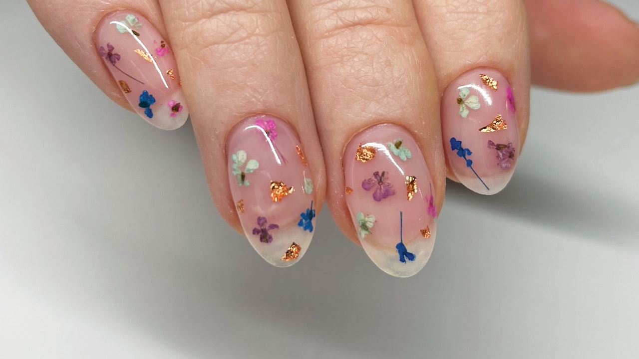 Pressed Flower Nails Will Be Your New Favourite Manicure Look