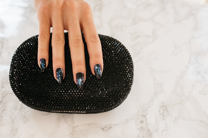 30 Glitter Nail Designs That Feel Chic and Elevated